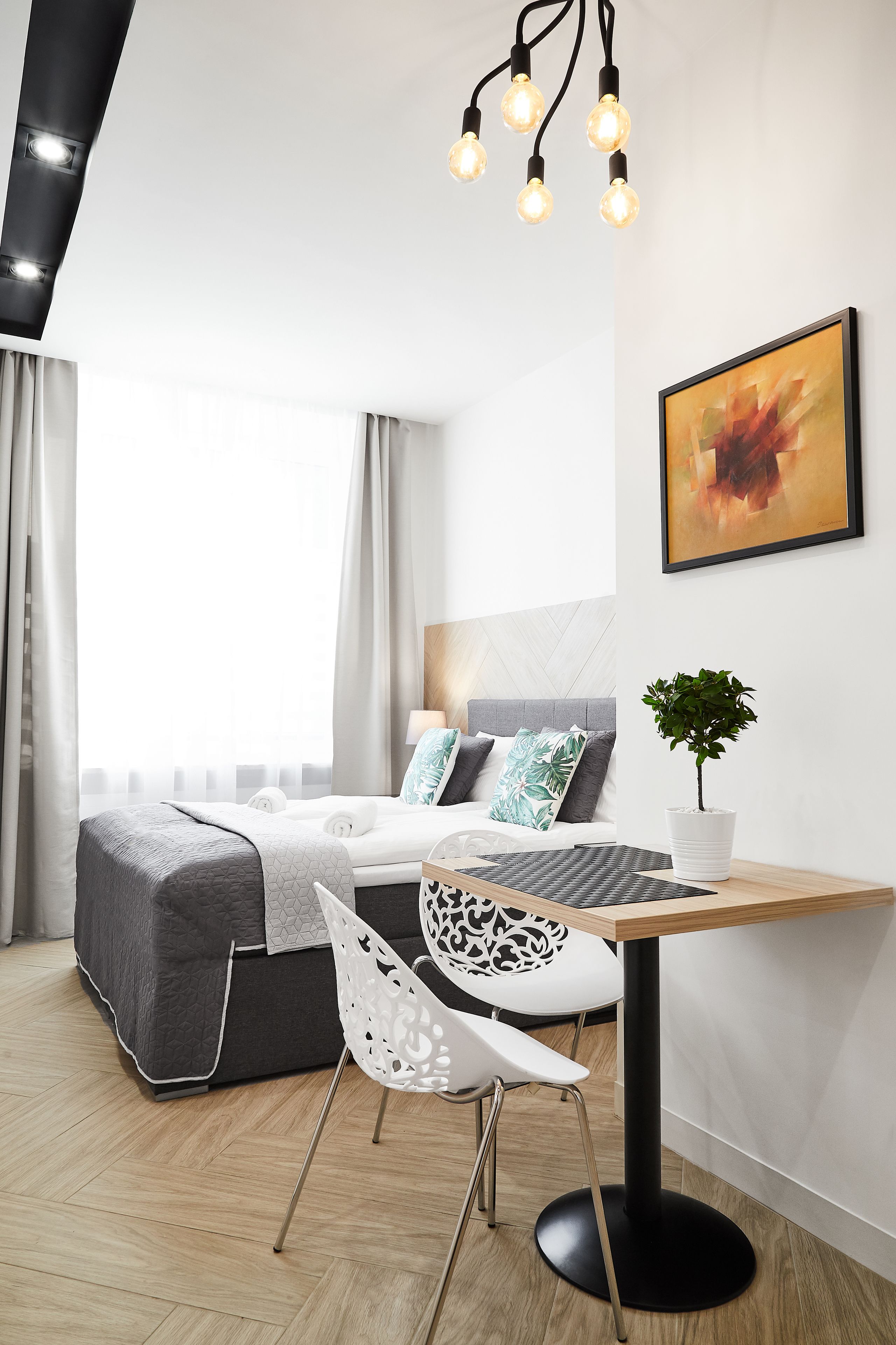 Suite Studio Affaires (B) | Coin séjour | Télévision à écran plat de 43 pouces avec chaînes par câble, télévision