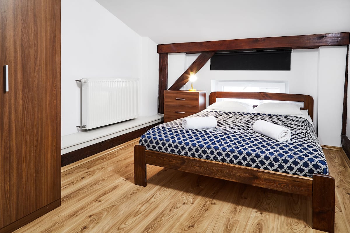 Loft urbà | 3 dormitoris, escriptori i espai de treball apte per a portàtils