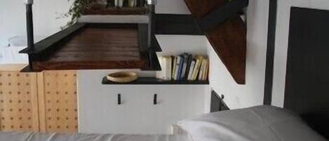 1 Schlafzimmer, Schreibtisch, Bügeleisen/Bügelbrett, Reisekinderbett