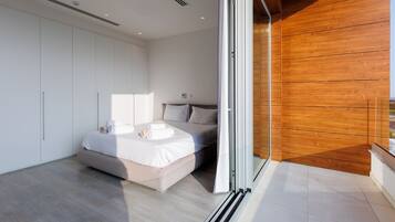 3 bedrooms, premium bedding, soundproofing, iron/ironing board