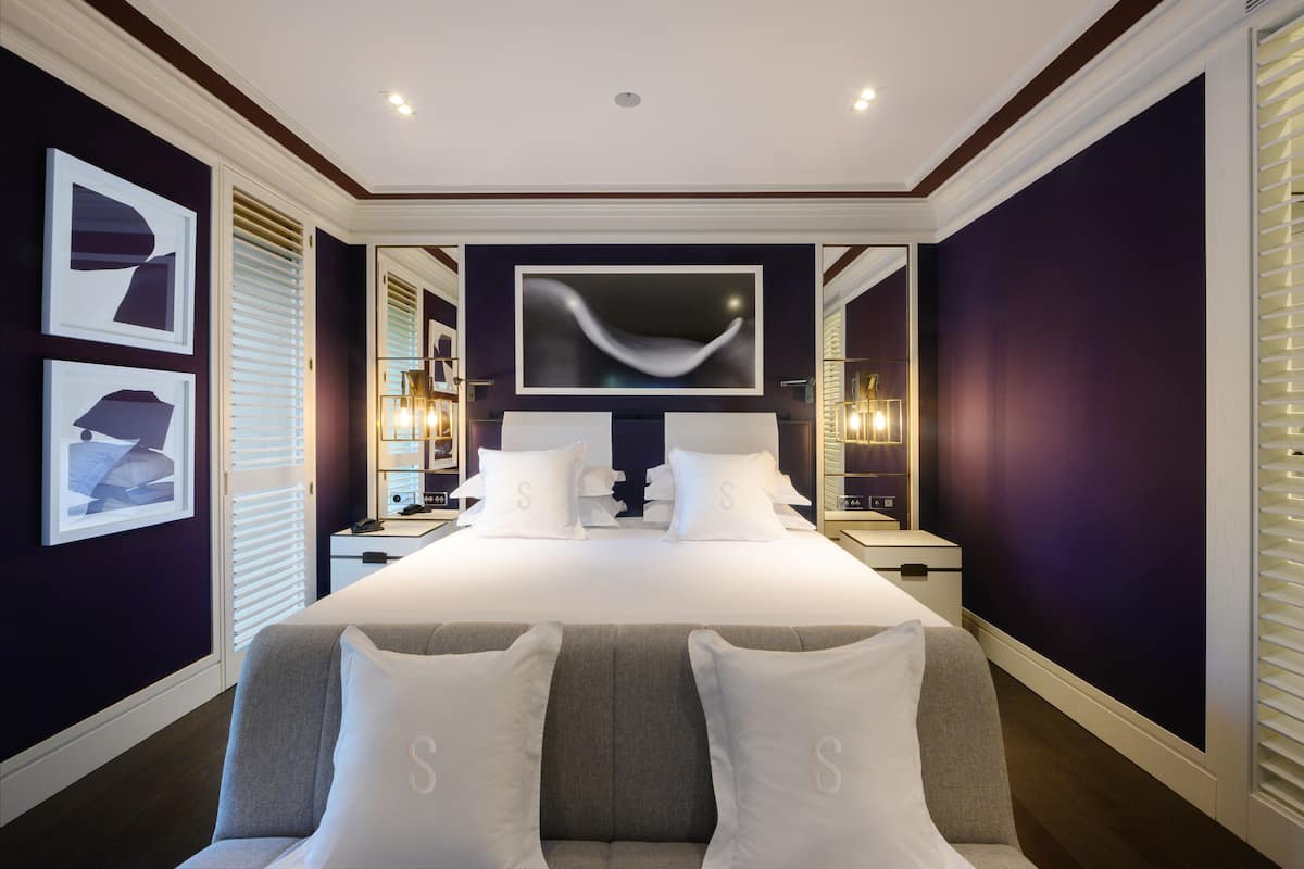 Egyptian cotton sheets, premium bedding, down duvets, pillow-top beds