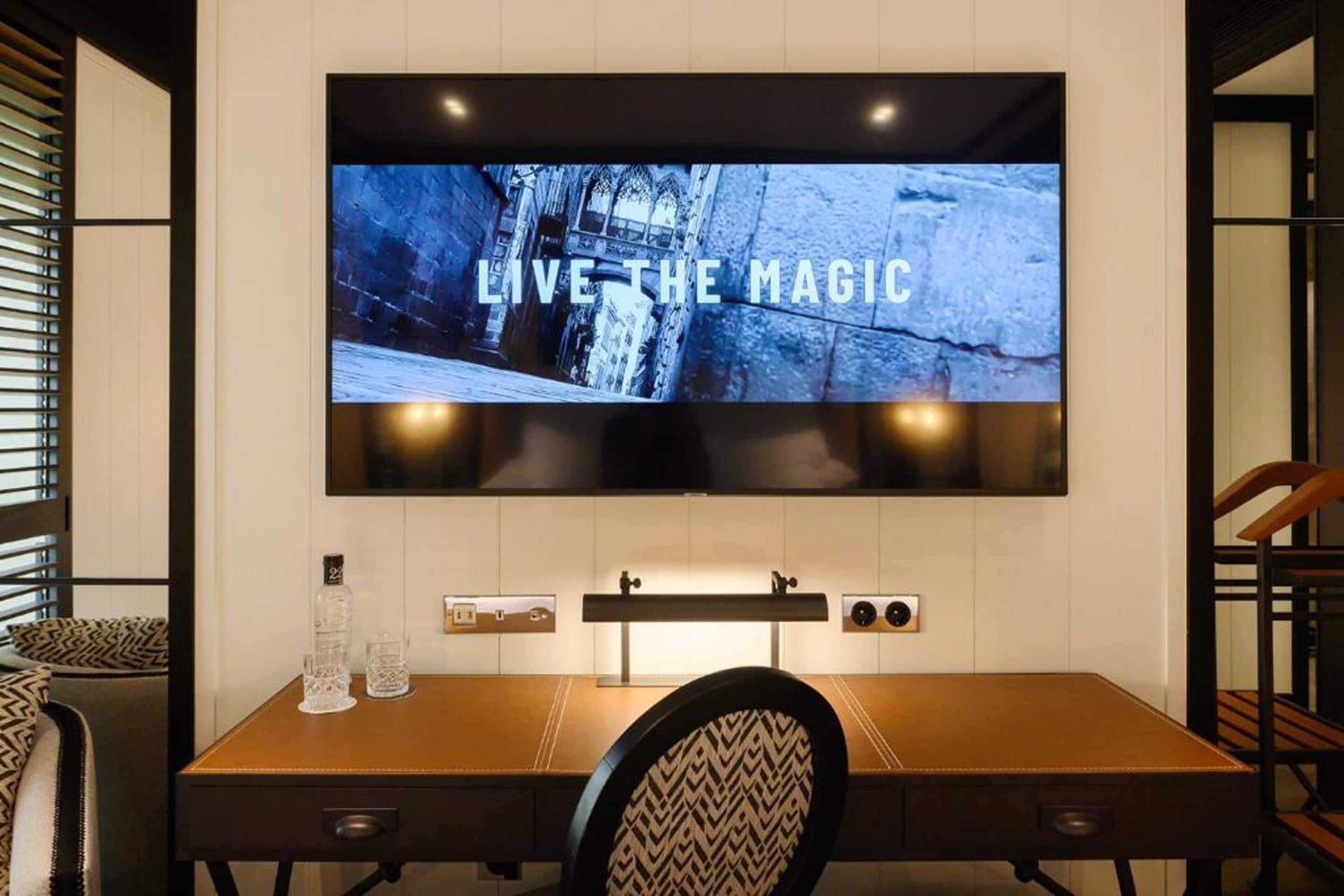 1 bedroom, egyptian cotton sheets, premium bedding, down duvets