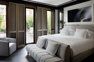 Deluxe Double or Twin Room (lounge terrace) | Egyptian cotton sheets, premium bedding, down comforters, pillowtop beds