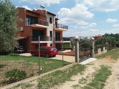 DORA'S GARDEN ΑΛΕΞΑΝΔΡΟΥΠΟΛΗ