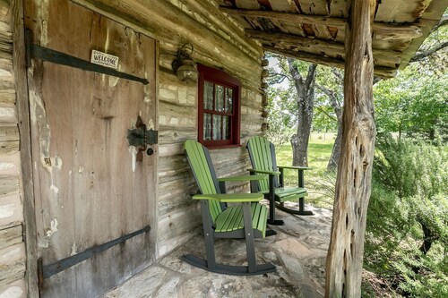 High Meadow Cabin | Cute Cabin for 2