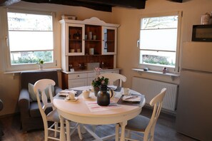 Standard Apartment | Living area - Historisch übernachten Brinkerplatz 3 (Essen)