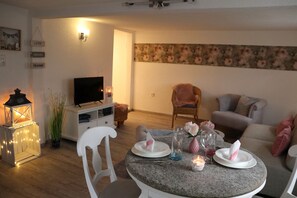 Romantic Apartment | Living area - Historisch übernachten Brinkerplatz 3 (Essen)