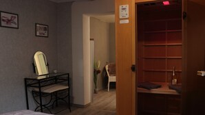 Standard Apartment | Blackout drapes, individually decorated, bed sheets - Historisch übernachten Brinkerplatz 3 (Essen)