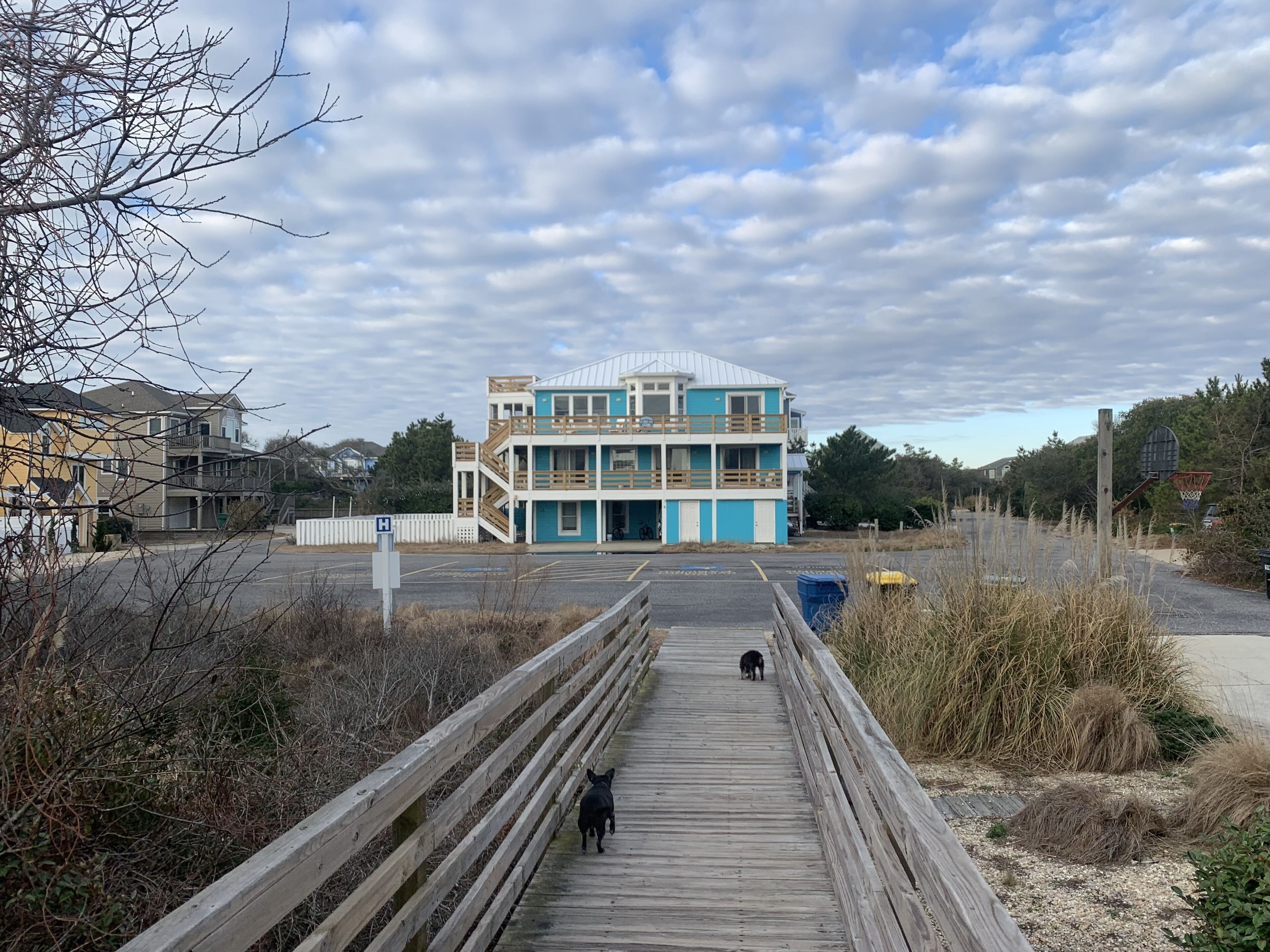 Great Ocean Views! 7 Bedrooms, 5 Masters, Right on the Beach Access with Pool!