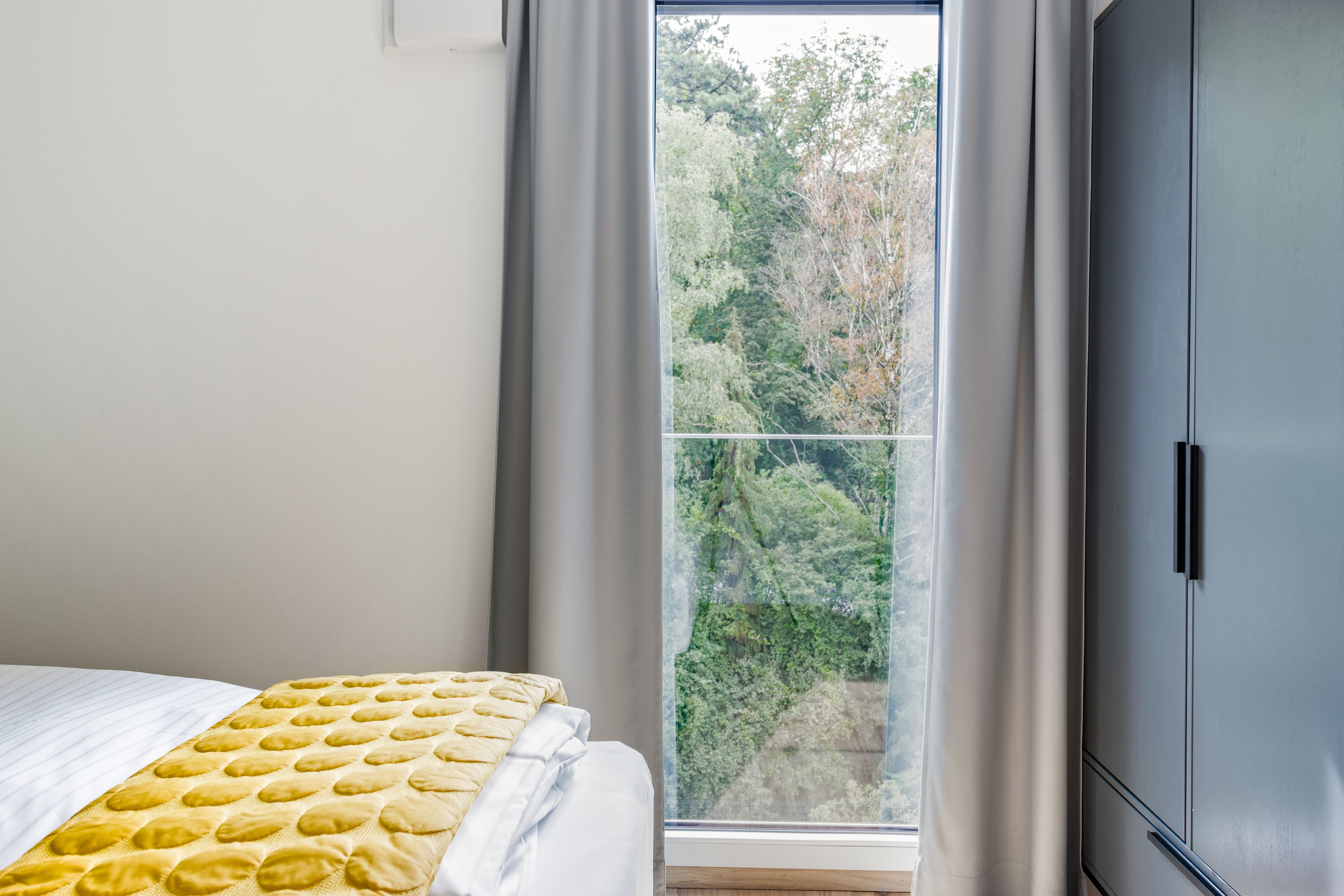 One-Bedroom Suite L | Laptop workspace, free WiFi, individually decorated