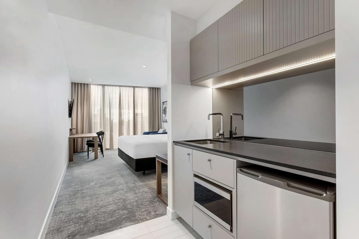 전자레인지, 커피/티 메이커, 전기 주전자, 조리 도구/접시/주방 기구