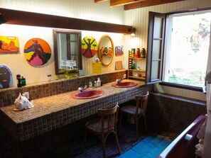 Bathroom - Homerez - Festive House in Callen (Callen)