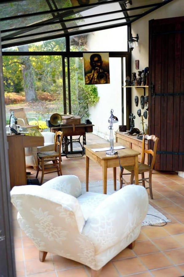 Interior - Homerez - Festive House in Callen (Callen)