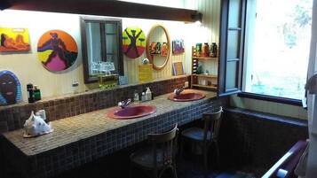 Bar (en la propiedad)