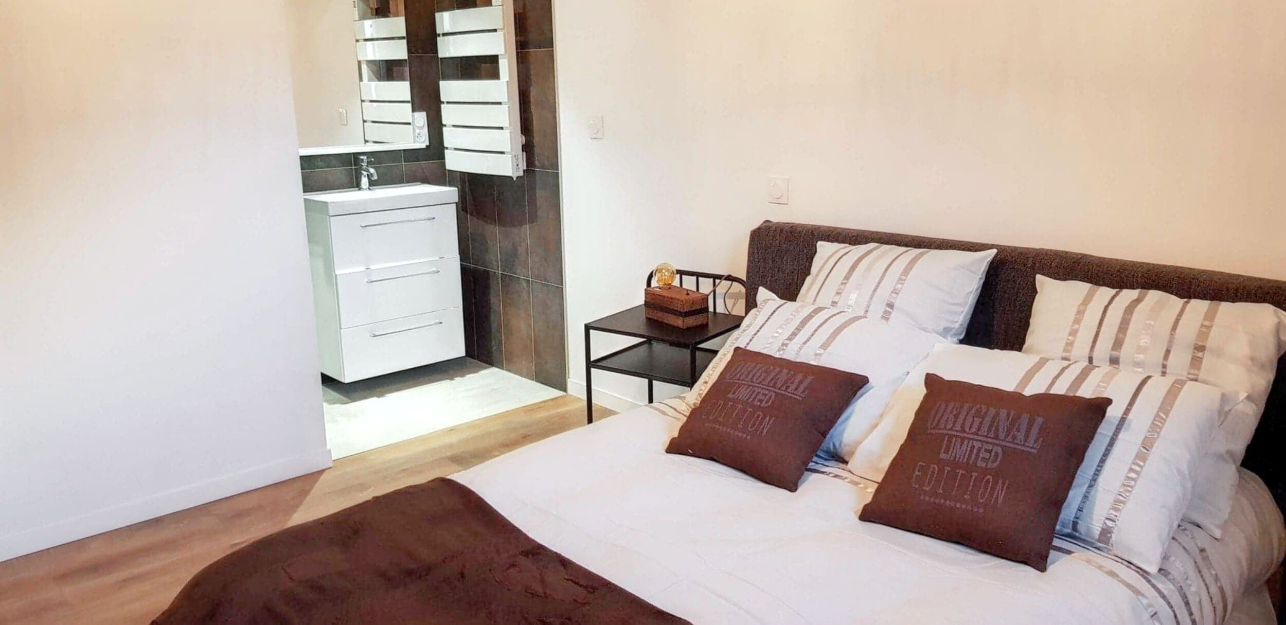 3 bedrooms, iron/ironing board, internet