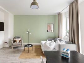 公寓, 1 张大床和 1 张沙发床 (Chemnitz Hartmannstr | One-Bedroom Su) | 起居区 | 智能电视