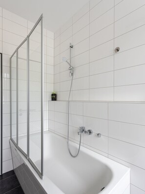 Appartement, 1 grand lit et 1 canapé-lit (Chemnitz Hartmannstr | One-Bedroom Su) | Salle de bain