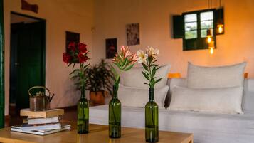 Superior Double Room, 1 Queen Bed, Non Smoking, Lake View | Living area