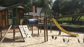 Außen-Kinderspielplatz