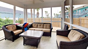 42-inch TV with cable channels - 17 Royal Palms (Port Aransas)