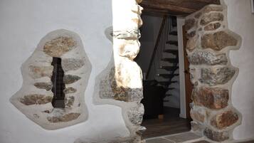 Sunset Cottage | 2 bedrooms, individually decorated, individually furnished