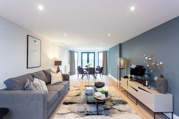 Grand Apartment | Living area