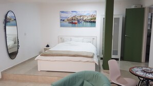 Comfort Double Room Single Use | Blackout curtains, iron/ironing board, free cots/infant beds - Beautiful Apartments Hayarkon st (Tel Aviv)