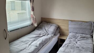 4 chambres, fer et planche à repasser, accès au Wi-Fi (inclus)