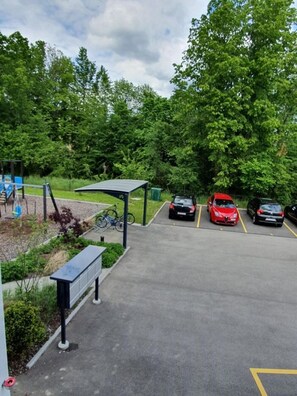 Property grounds - calm on the banks of the Areuse (Areuse)