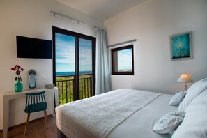 4 makuuhuonetta, työpöytä, silitysrauta/-lauta, ilmainen Wi-Fi