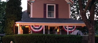 Perfectly located 1890's Guest House