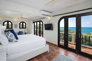 4 bedrooms, in-room safe, iron/ironing board, travel cot - Joie de Vivre (4 bedrooms) - Beachfront Baie Rouge villa with pool, Terres Basses, St. Martin (Les Terres Basses)
