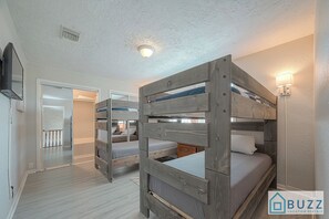 5 soverom, skrivebord, strykejern/-brett og wi-fi