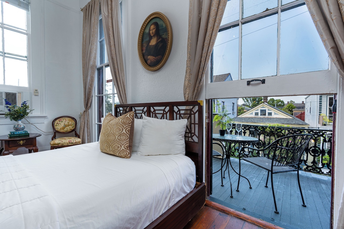 #6 St. Roch | Premium bedding, desk, laptop workspace, iron/ironing board
