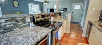 Cozy Cottage 3 beds 2 baths W/ Outdoor grill!