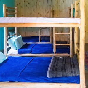 Delad sovsal för familj | Individuell inredning, unika möbler, gratis wi-fi och sängkläder