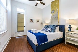 4 bedrooms, iron/ironing board, WiFi, bed sheets - Luxury 4BR in Uptown NOLA (New Orleans)