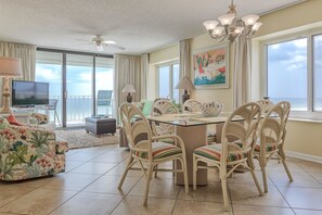 Condo, 3 Bedrooms | Private kitchen