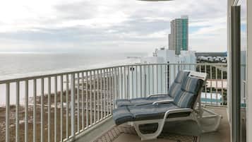 Condo, 3 Bedrooms | Balcony