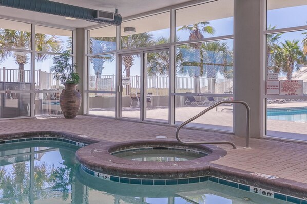 Outdoor pool - Tidewater Condominiums (Orange Beach)