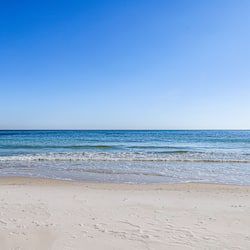 Na praia
