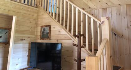 East Burke -mökki KUNINGASKUNNAN TRAILILLA!