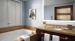 Kylpyamme, poreamme, ympäristöystävälliset hygieniatuotteet