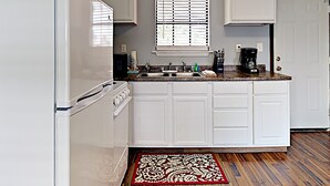Private kitchen - 151 White Ave (Port Aransas)