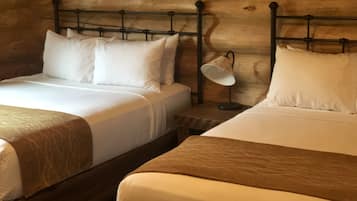 Superior Cabin, 2 Bedrooms, Mountain View | 2 bedrooms, individually decorated, individually furnished