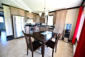 Chalet, 2 Schlafzimmer, Nichtraucher, Meerblick | Eigene Küche | Großer Kühlschrank, Mikrowelle, Ofen, Herdplatte