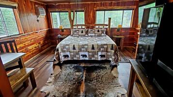 Standard Room, 2 Bedrooms, Non Smoking (302) | Premium bedding, pillowtop beds, individually decorated