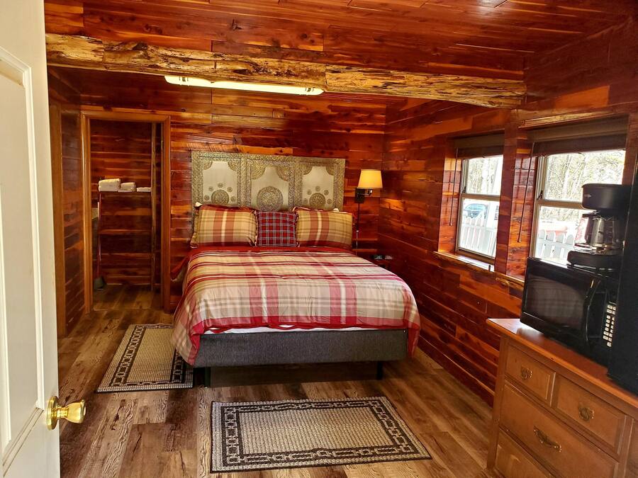 Standard Room, Non Smoking (101) | Premium bedding, pillow-top beds, individually decorated