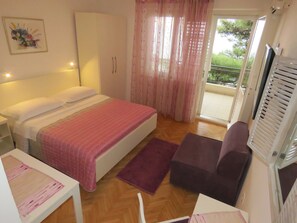 1 habitación, wifi y ropa de cama