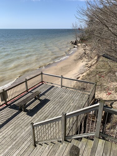 Lake Michigan is only a short 1 minute walk away!